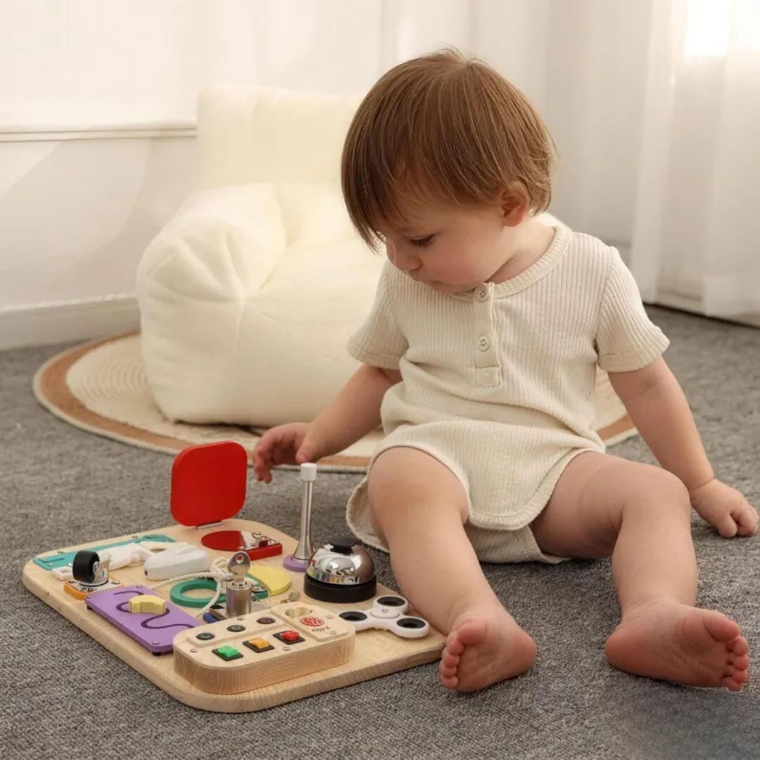 BusyBuddy - Montessori Wooden Activity Board