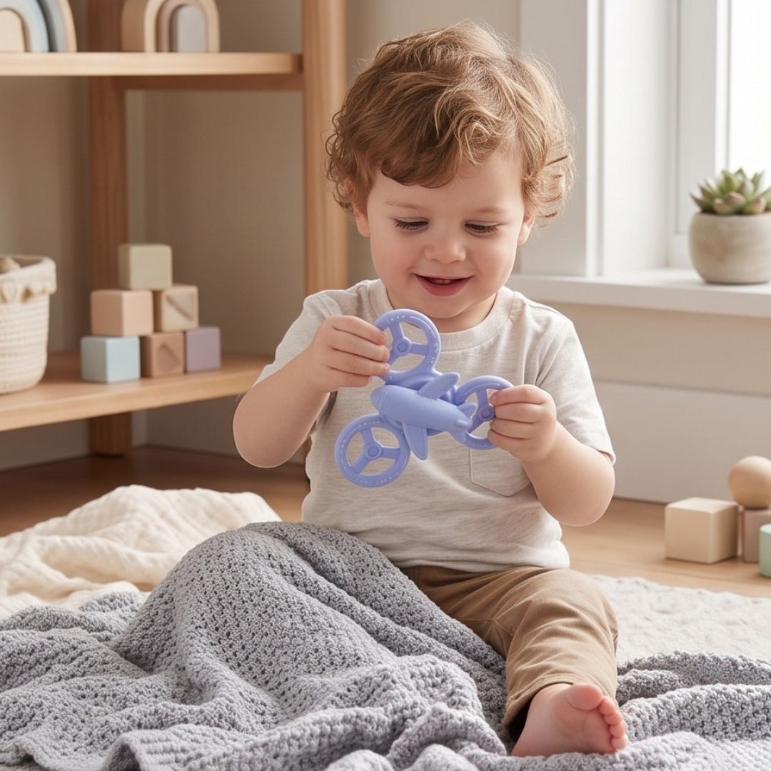 SuctionFly - Spinning Aeroplane Suction Toy